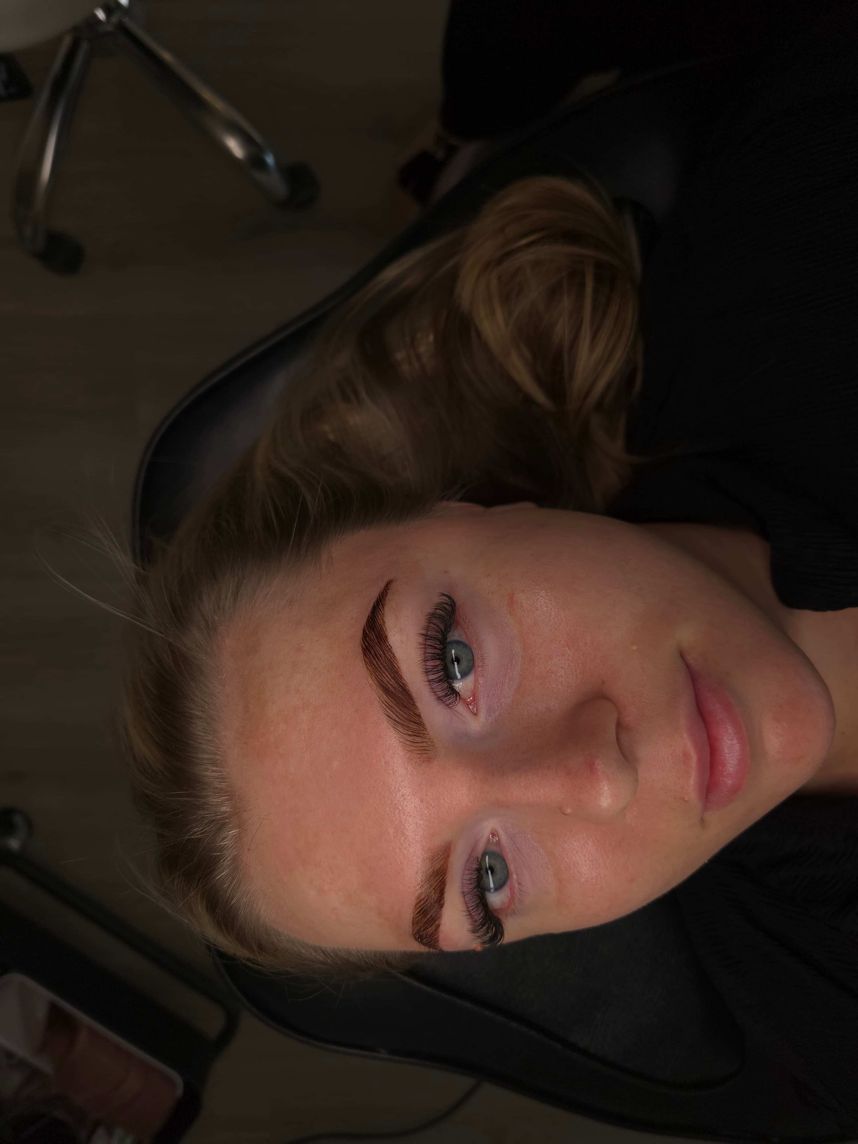 Wimperextensions en brow resultaat